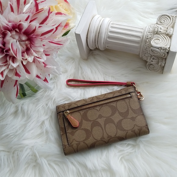 Coach Signature Wallet - Picture 5 of 8